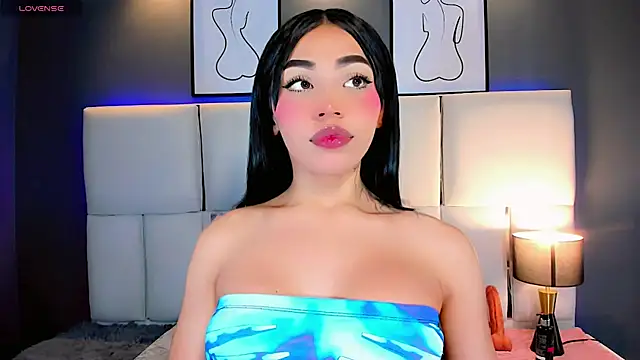 Snapshot of Valery_Sophiia chatting on January 19, 2026, 5:22 am Valery Sophiia online show from January 19, 2026, 5:22 am