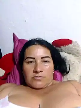 Snapshot of lupita_2023 chatting on December 7, 2024, 9:06 pm lupita 2023 online show from December 7, 2024, 9:06 pm