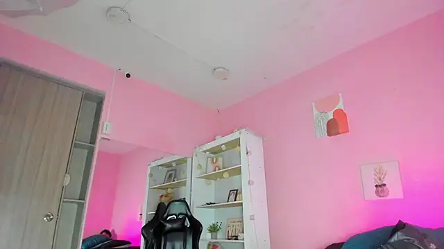 Ian Castillo  online show from October 11, 2025, 11:11 am