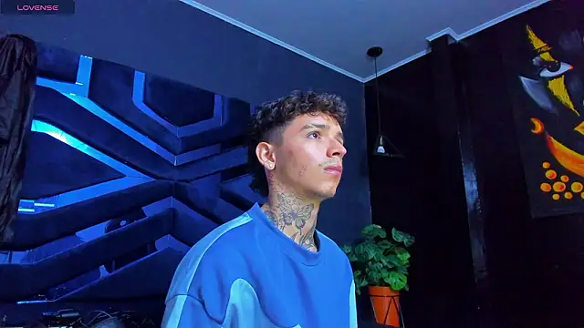 Ian Castillo  online show from January 16, 2026, 11:47 am