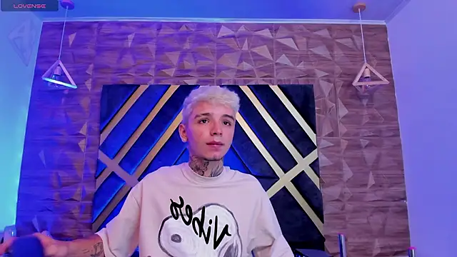 Snapshot of Ian_Castillo_ chatting on February 3, 2026, 11:26 am Ian Castillo online show from February 3, 2026, 11:26 am