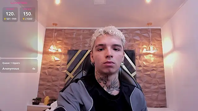 Snapshot of Ian_Castillo_ chatting on February 19, 2026, 11:29 am Ian Castillo online show from February 19, 2026, 11:29 am