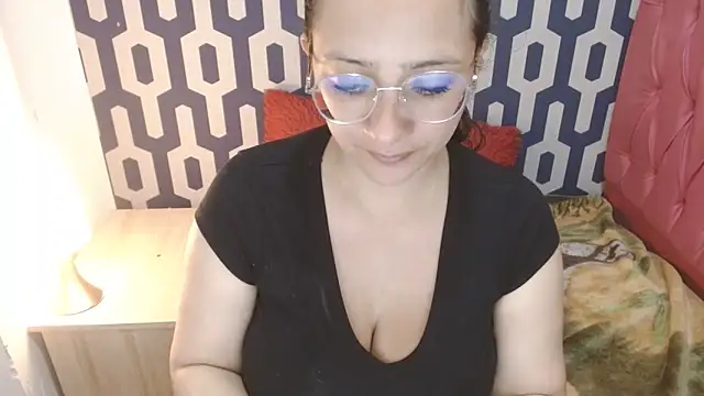 Snapshot of sarax_ximena chatting on October 7, 2025, 6:14 am sarax ximena online show from October 7, 2025, 6:14 am