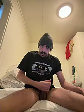 wolfwhite95 online show from March 22, 2026, 1:45 pm