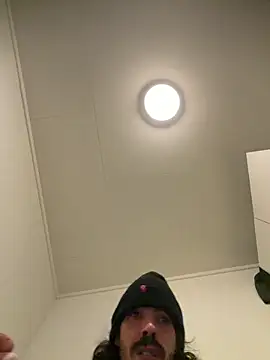 wolfwhite95 online show from March 9, 2026, 6:22 pm