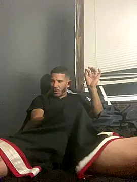 Snapshot of Chico_Bellaco chatting on October 8, 2025, 4:14 am Chico Bellaco online show from October 8, 2025, 4:14 am