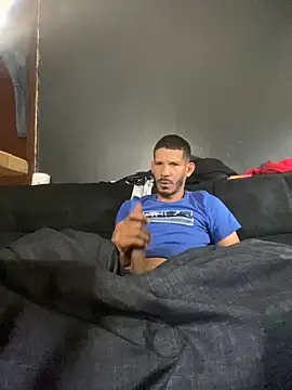 Snapshot of Chico_Bellaco chatting on October 21, 2025, 3:11 pm Chico Bellaco online show from October 21, 2025, 3:11 pm