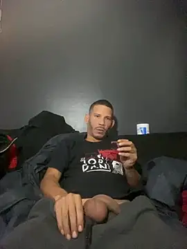 Snapshot of Chico_Bellaco chatting on November 17, 2025, 6:28 am Chico Bellaco online show from November 17, 2025, 6:28 am