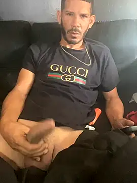 Snapshot of Chico_Bellaco chatting on October 18, 2025, 2:41 pm Chico Bellaco online show from October 18, 2025, 2:41 pm