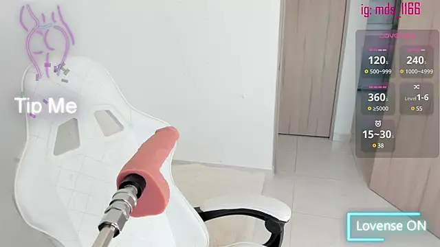 Mia adams66 online show from January 30, 2025, 5:39 pm