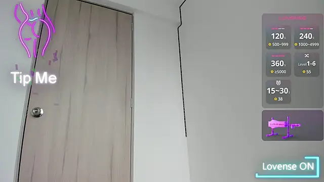 Mia adams66 online show from February 5, 2025, 4:58 pm