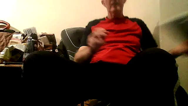 doggsy01 online show from October 6, 2025, 11:44 am