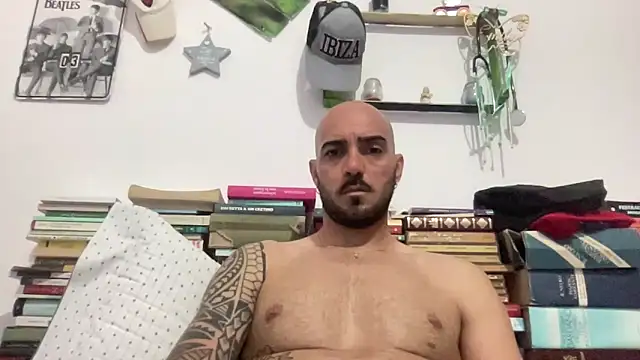 alessandromori91 online show from May 27, 2026, 8:27 pm