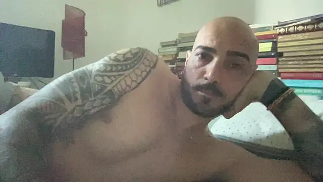 alessandromori91 online show from May 26, 2026, 5:49 am