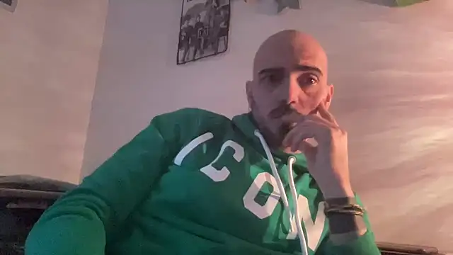 Snapshot of alessandromori91 chatting on February 20, 2026, 4:20 pm alessandromori91 online show from February 20, 2026, 4:20 pm