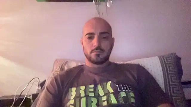 Snapshot of alessandromori91 chatting on December 21, 2025, 12:57 am alessandromori91 online show from December 21, 2025, 12:57 am