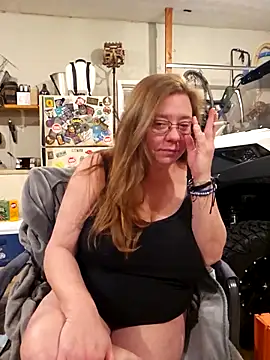 MsShelby40 online show from December 19, 2025, 11:29 pm