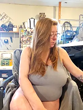 MsShelby40 online show from December 20, 2025, 8:33 pm