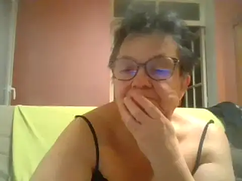 Snapshot of Vandeae44 chatting on January 13, 2025, 8:37 pm Vandeae44 online show from January 13, 2025, 8:37 pm