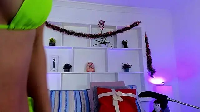 Jenifer Diaz online show from December 15, 2025, 12:55 pm