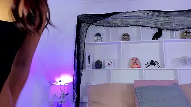 Snapshot of Jenifer_Diaz chatting on October 29, 2025, 1:21 pm Jenifer Diaz online show from October 29, 2025, 1:21 pm