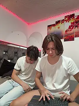 Alex and Fabian online show from March 8, 2026, 4:38 am