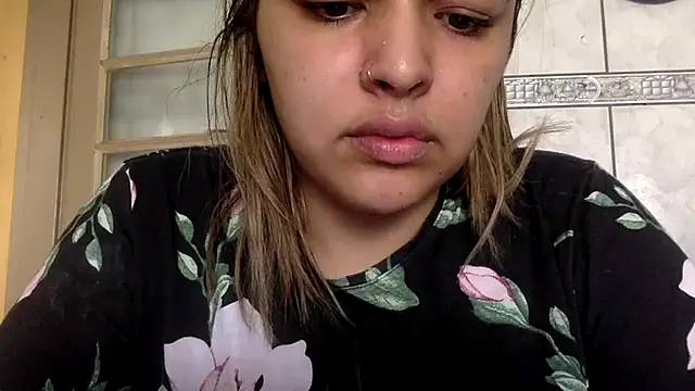 Snapshot of sweetshygirl chatting on January 13, 2025, 2:11 pm sweetshygirl online show from January 13, 2025, 2:11 pm