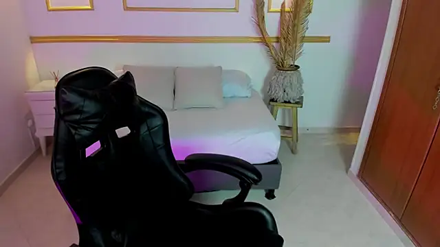 lia sexx19 online show from February 11, 2026, 2:22 am