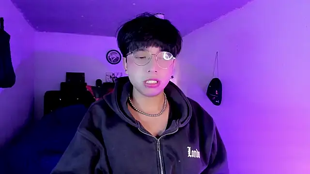 AnggelONfiree online show from February 11, 2026, 3:39 am