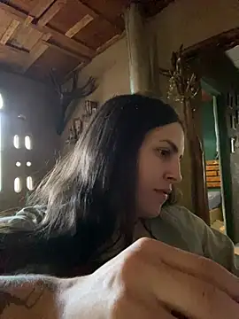 isadelasestrellas online show from February 25, 2026, 2:28 pm