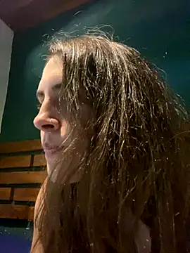 isadelasestrellas online show from December 3, 2025, 7:35 pm