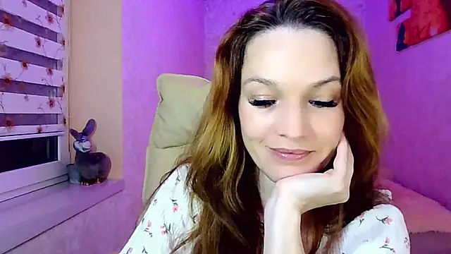 impossibleluna online show from May 19, 2026, 7:54 pm