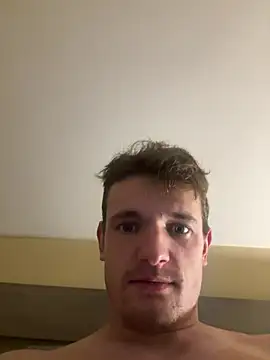 Snapshot of krov chatting on February 9, 2025, 8:13 pm krov online show from February 9, 2025, 8:13 pm