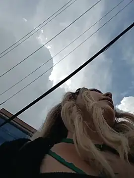 madelaine- online show from November 3, 2025, 6:22 pm