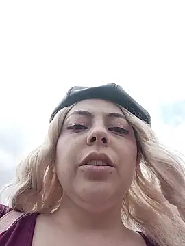 madelaine- online show from February 17, 2026, 5:43 pm