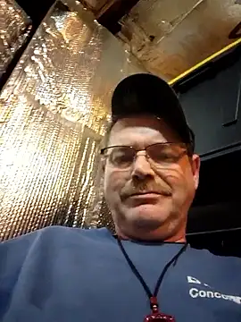 Snapshot of brasstiger chatting on March 9, 2026, 2:26 am brasstiger online show from March 9, 2026, 2:26 am