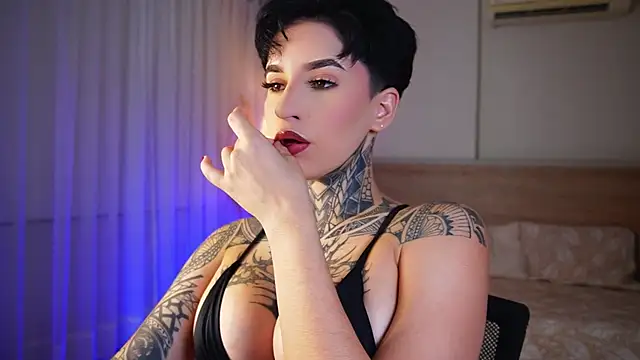 Snapshot of AliceShazaham_ chatting on September 14, 2025, 6:58 am AliceShazaham online show from September 14, 2025, 6:58 am