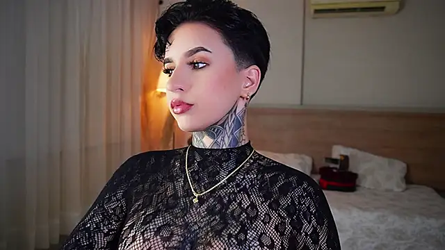 AliceShazaham  online show from October 23, 2025, 7:51 am