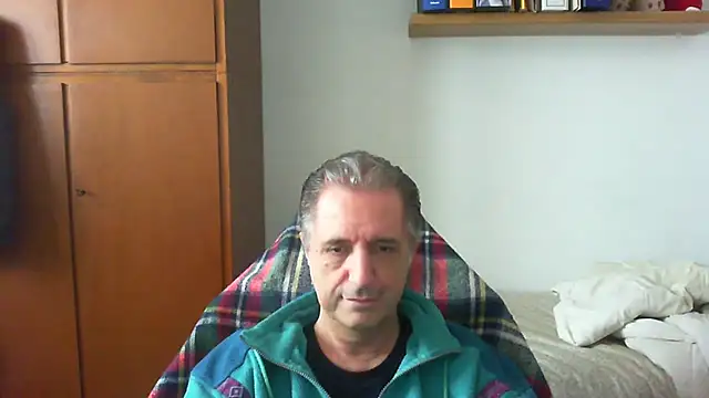 lliuk70mi online show from April 15, 2026, 1:37 pm