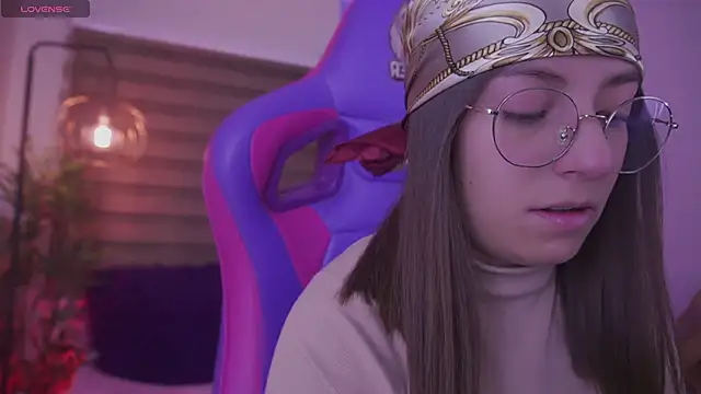 Snapshot of milly_kenner chatting on November 21, 2025, 5:12 pm milly kenner online show from November 21, 2025, 5:12 pm