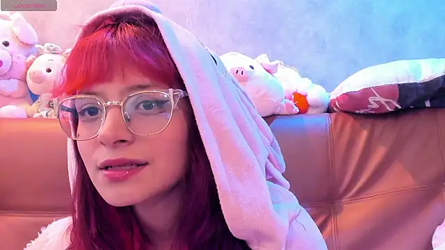 Snapshot of RedMeloddy chatting on February 2, 2026, 9:25 pm RedMeloddy online show from February 2, 2026, 9:25 pm