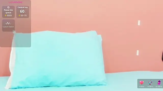 Snapshot of littleebonymommy chatting on October 25, 2025, 2:55 am littleebonymommy online show from October 25, 2025, 2:55 am