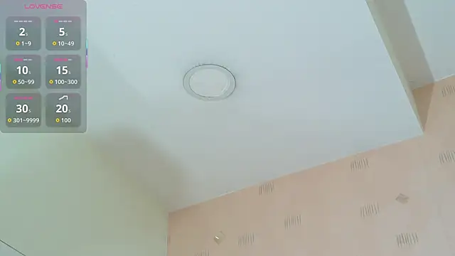 Snapshot of littleebonymommy chatting on October 29, 2025, 7:57 pm littleebonymommy online show from October 29, 2025, 7:57 pm