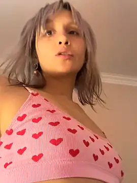 Snapshot of bigbabykiki chatting on November 16, 2025, 4:45 pm bigbabykiki online show from November 16, 2025, 4:45 pm