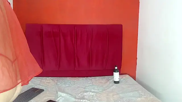 ariannagillcm101 online show from December 7, 2024, 9:33 am