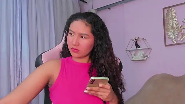 Snapshot of cute_mia23 chatting on March 13, 2025, 3:44 am cute mia23 online show from March 13, 2025, 3:44 am