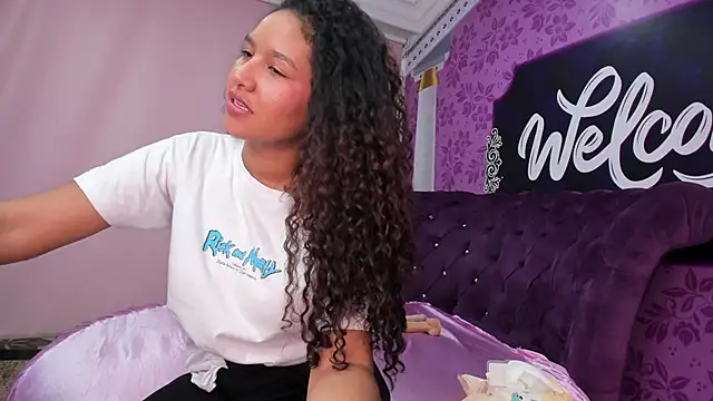 Snapshot of cute_mia23 chatting on February 3, 2025, 10:54 pm cute mia23 online show from February 3, 2025, 10:54 pm