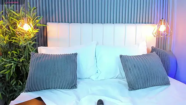 LinaGlam online show from October 7, 2025, 10:44 pm