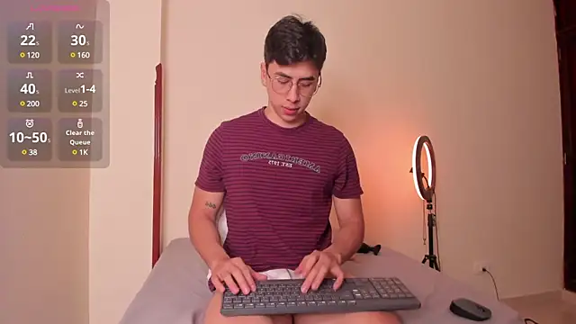 Snapshot of Alexx_oconnor chatting on February 11, 2025, 2:35 pm Alexx oconnor online show from February 11, 2025, 2:35 pm