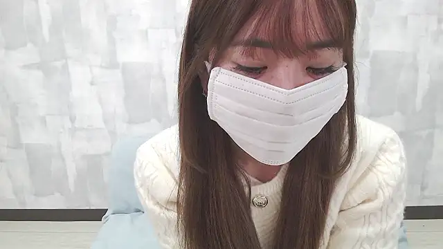 Snapshot of LOVE_MOMO_LOVE chatting on November 18, 2025, 12:19 pm LOVE MOMO LOVE online show from November 18, 2025, 12:19 pm